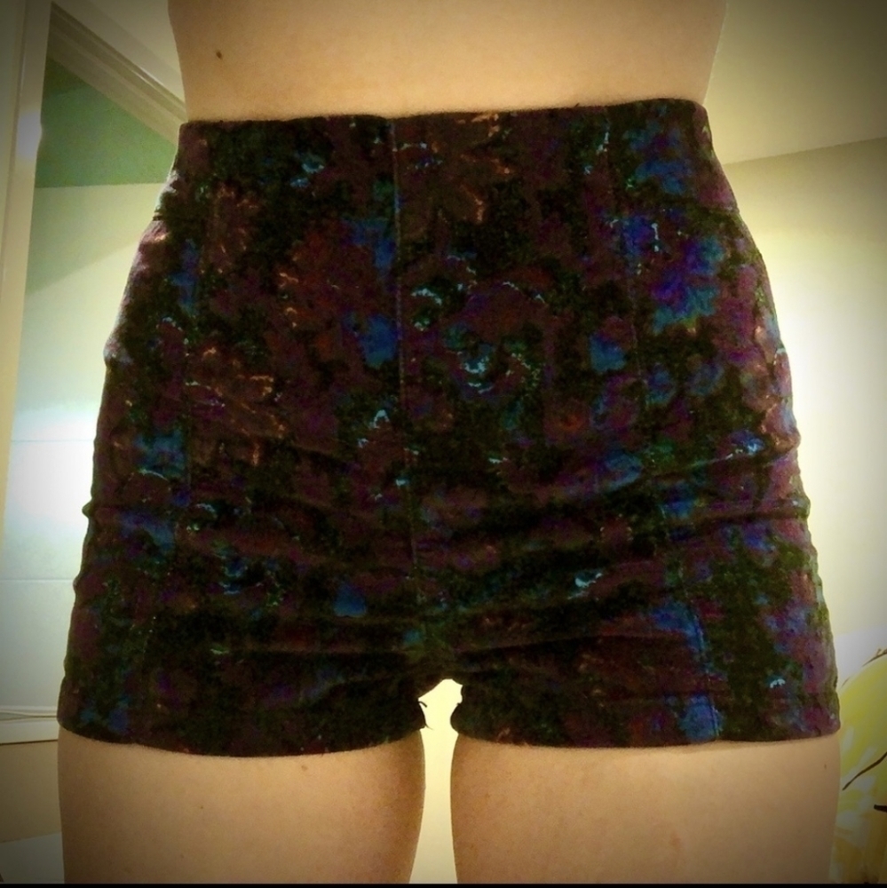 Uo Kimchi Blue Booty Shorts 6 Small